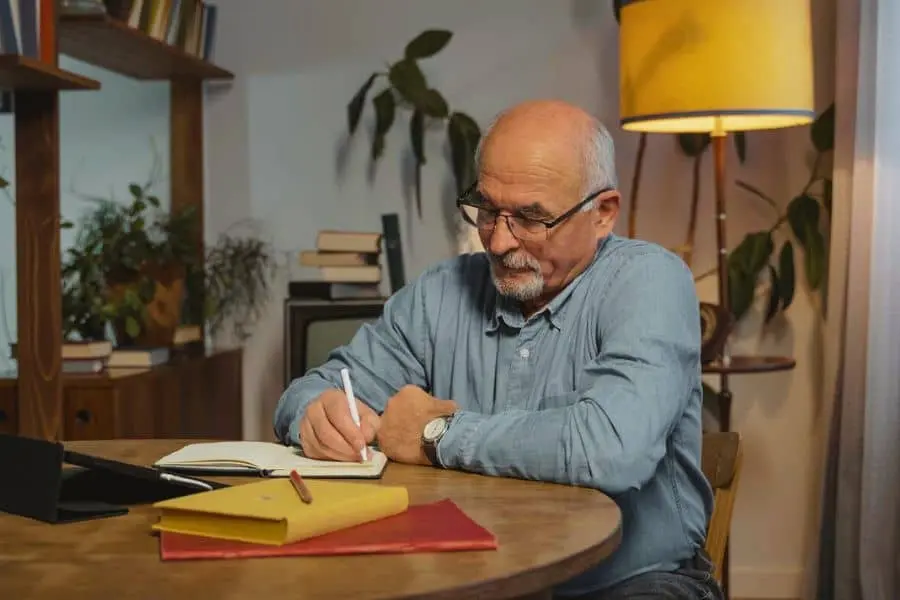 daily reflection habit for emotional intelligence growth