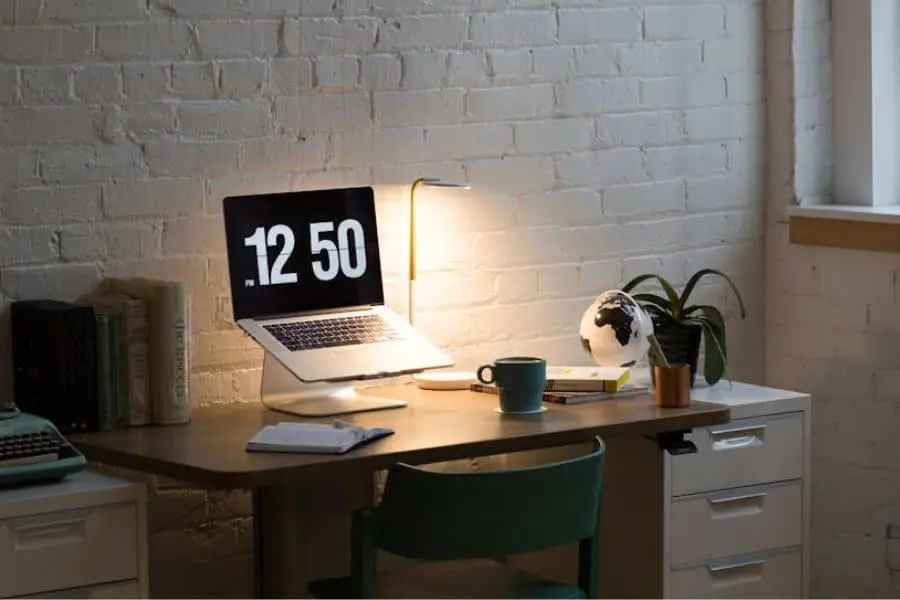 distraction free study environment supporting productive study routines